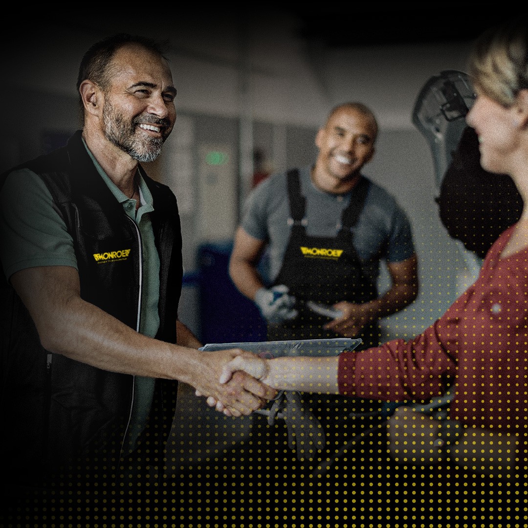 Monroe_MNGEN2302_Image_General_Happy-Customer-No-Comebacks-LV_EN Monroe_MNGEN2302_Image_General_Happy-Customer-No-Comebacks-LV_EN