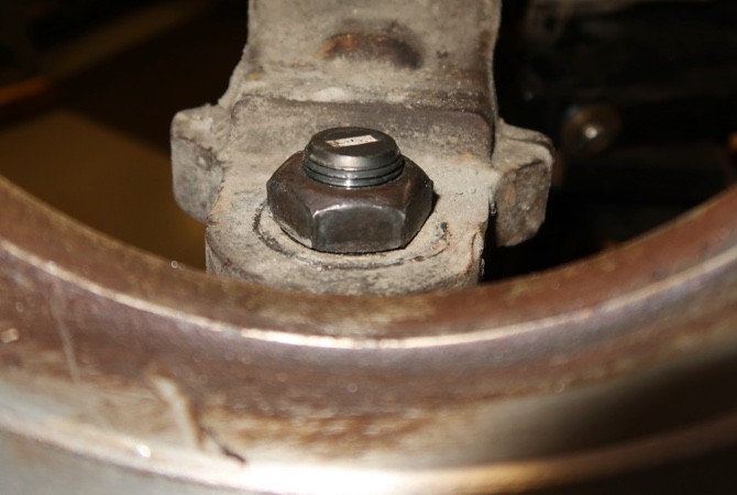 tighten-ball-joint-nut-first-torque-specification-step-2 tighten-ball-joint-nut-first-torque-specification-step-2