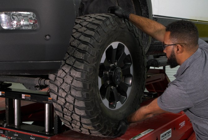 how-to-test-ball-joints-for-movement-dodge-ram-jeep-6 how-to-test-ball-joints-for-movement-dodge-ram-jeep-6
