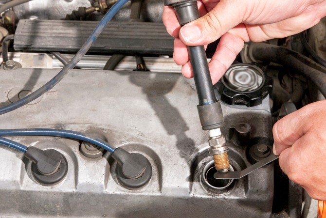 Setting-Spark-Plug-Gap Setting-Spark-Plug-Gap