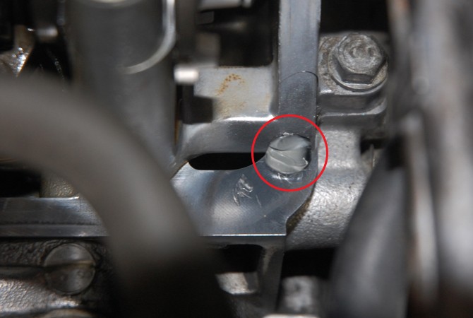 RTV-On-Valve-Cover-Cam-Journal RTV-On-Valve-Cover-Cam-Journal