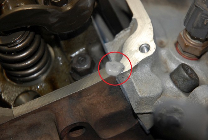 RTV-On-Valve-Cover-Stepped-Areas RTV-On-Valve-Cover-Stepped-Areas