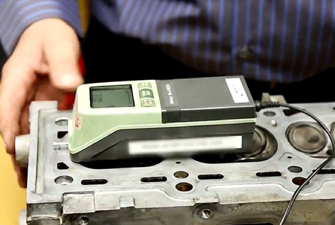 Measuring-Surface-Finish-Profilometer Measuring-Surface-Finish-Profilometer