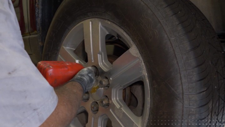 Reinstalling tire on vehicle Reinstalling tire on vehicle